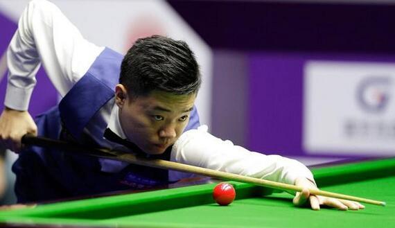 不时点头称 不时点头称