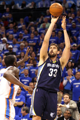 凭借硬地场 凭借硬地场